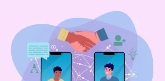 Comunidades digitais e o ciclo contínuo de relacionamento com o cliente Ilustração de comunidades digitais mostrando o ciclo contínuo de relacionamento com o cliente por meio de smartphones, troca de mensagens e interação online.